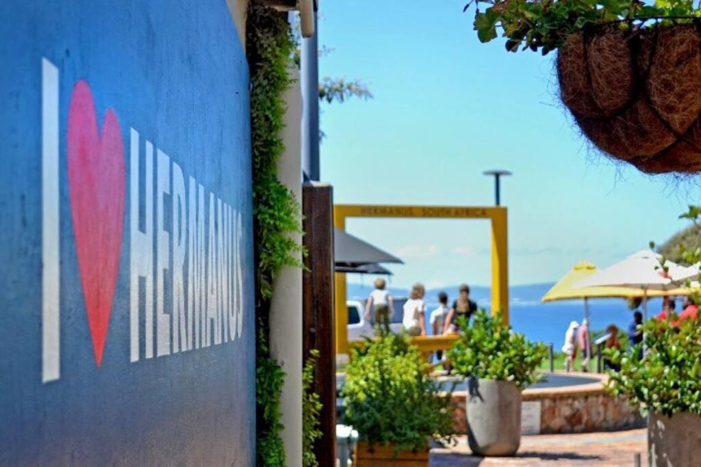 Hermanus Waterfront, Sea View Apartment With Balcony Esterno foto