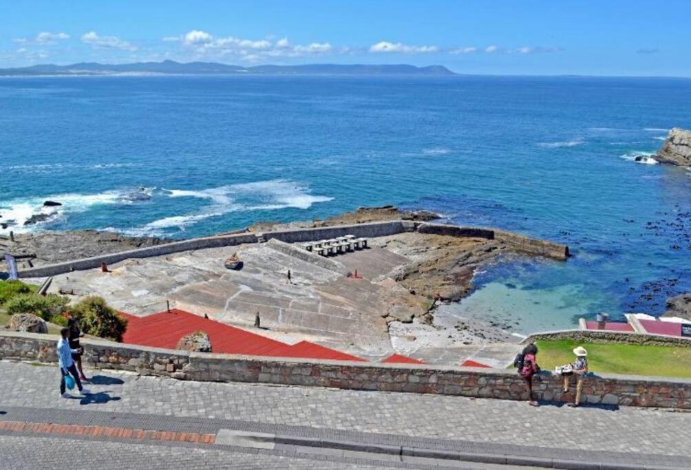 Hermanus Waterfront, Sea View Apartment With Balcony Esterno foto